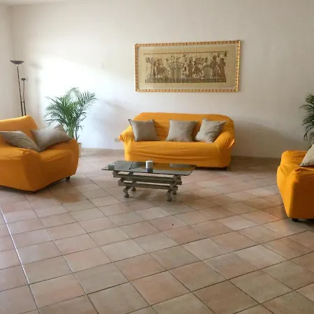 3 Bedrooms With Shared Pool Enclosed Garden And Wifi At 5 Km Away From The Beach * Bari